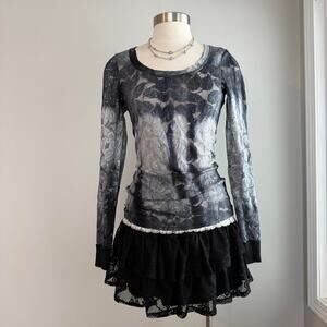 Black and gray sheer lace long sleeve top